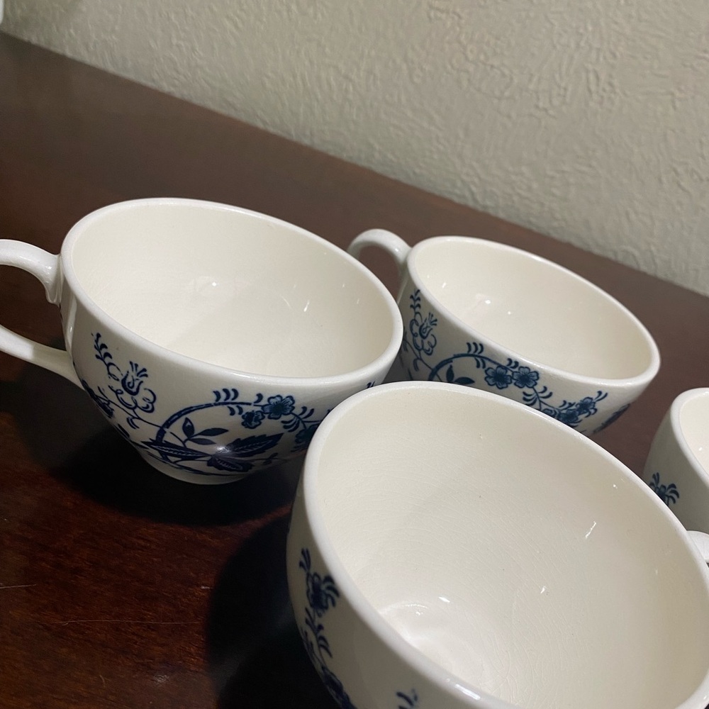 Vintage, Discontinued, Set of 4, Blue Onion Pattern Teacups - Picture 5 of 9
